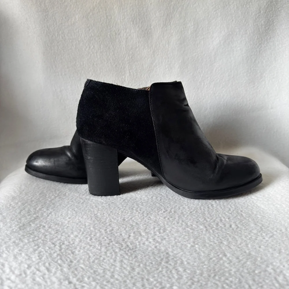 Sperry Size 9 Women's Leather Black Zippered Ankle Boots
